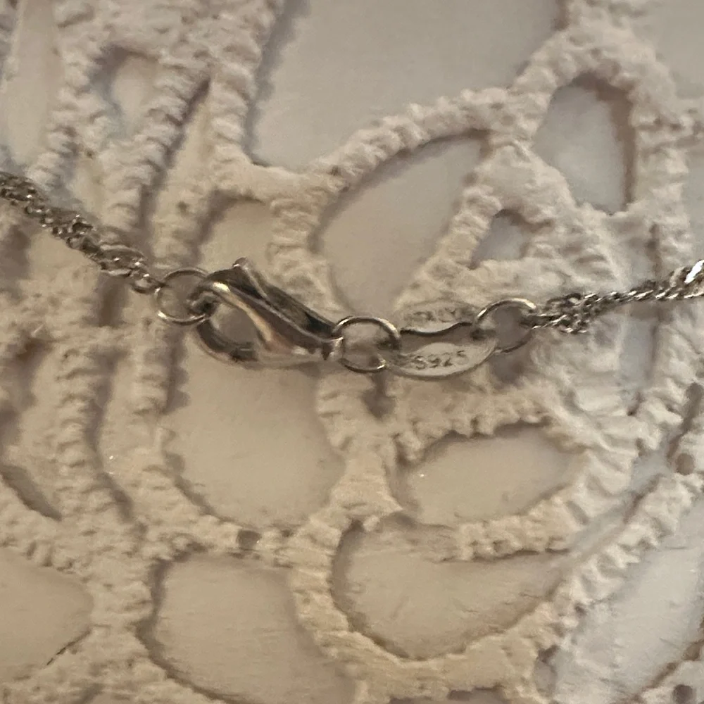Elegant Silver Pendant Necklace